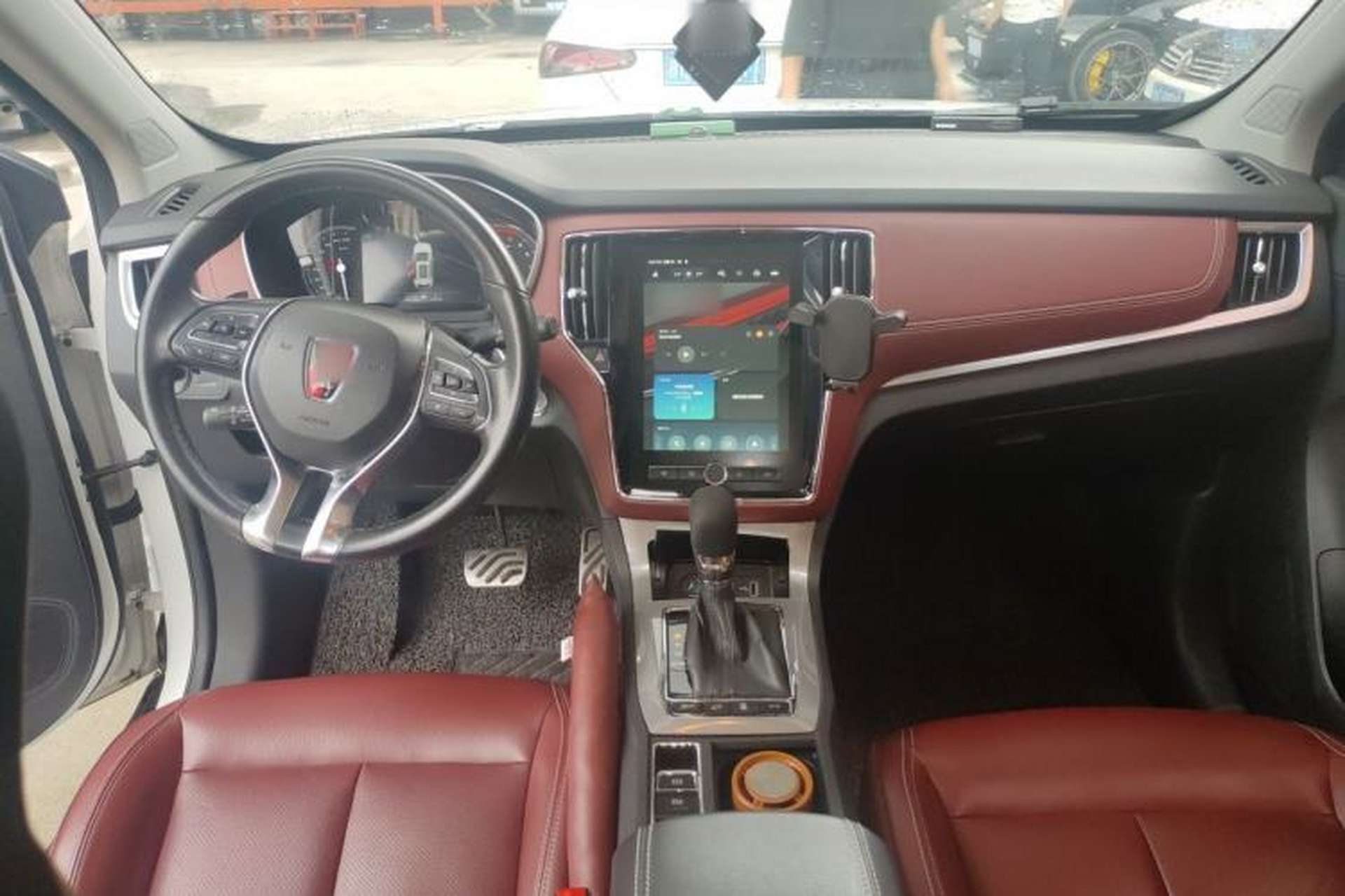Used Roewe RX5 2016 30T Four-Wheel Drive Automatic Internet Smart Luxury Edition Center Console