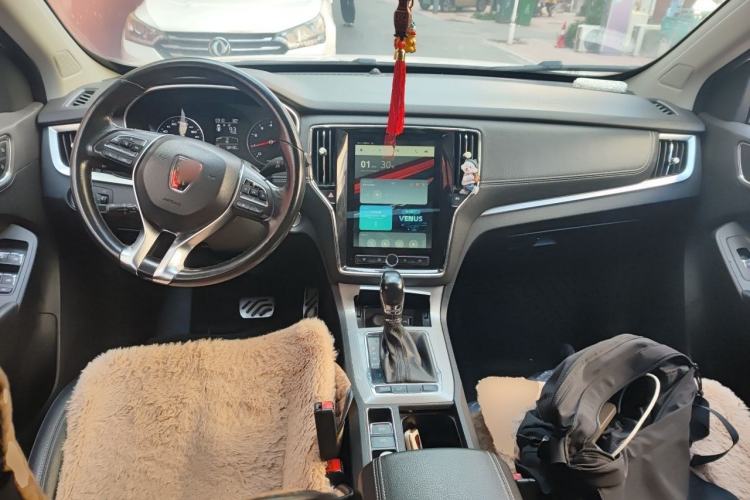 Used Roewe RX5 2016 20T Two-Wheel Drive Automatic Internet Smart Edition Center Console