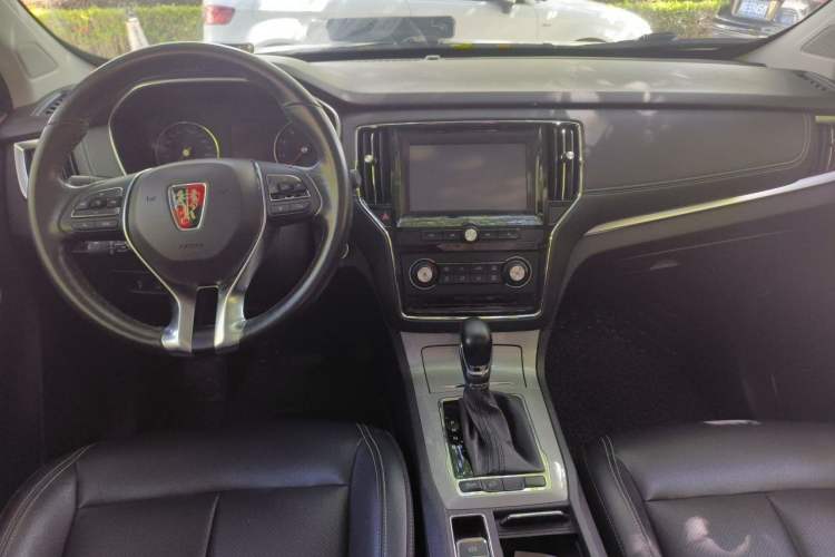 Used Roewe RX5 2016 20T Two-Wheel Drive Automatic Flagship Edition Center Console