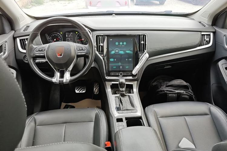 Used Roewe RX5 2016 20T Two-Wheel Drive Automatic Internet Smart Edition Center Console