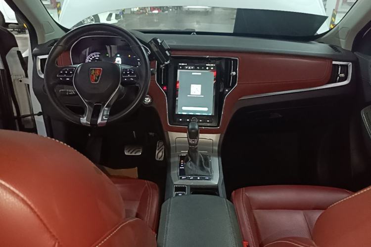 Used Roewe RX5 2016 30T Four-Wheel Drive Automatic Internet Smart Luxury Edition Center Console