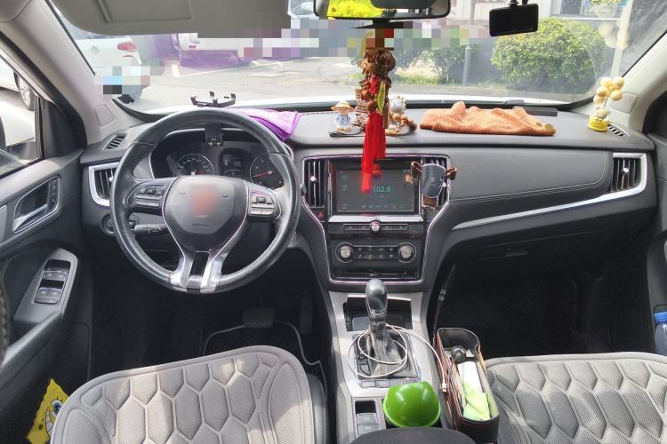 Used Roewe RX5 2016 20T Two-Wheel Drive Automatic Flagship Edition Center Console