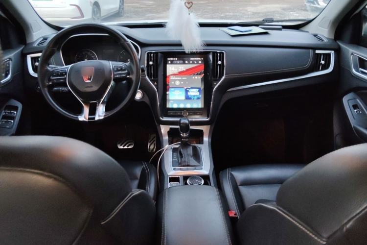 Used Roewe RX5 2016 20T Two-Wheel Drive Automatic Internet Smart Edition Center Console