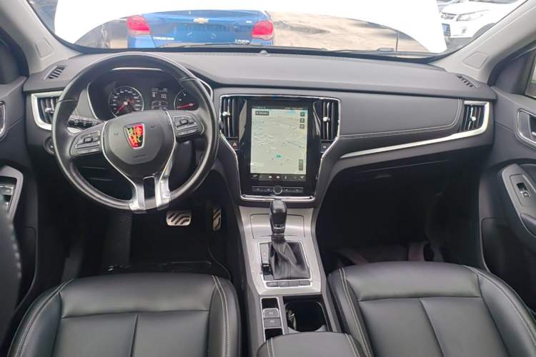 Used Roewe RX5 2016 20T Two-Wheel Drive Automatic Internet Smart Edition Center Console