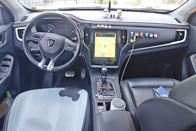 Used Roewe RX5 2016 20T Two-Wheel Drive Automatic Internet Smart Edition Center Console