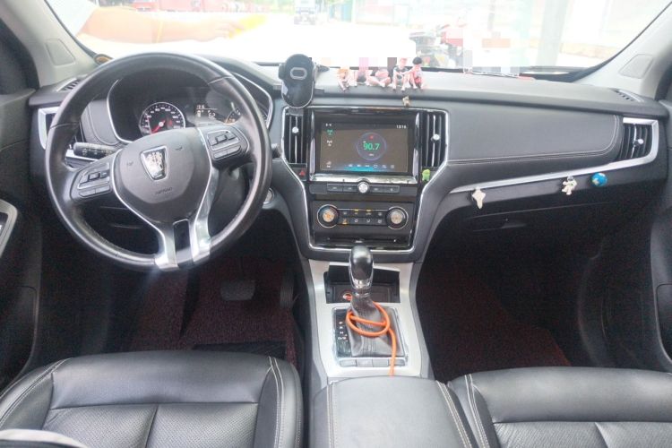 Used Roewe RX5 2016 20T Two-Wheel Drive Automatic Flagship Edition Center Console