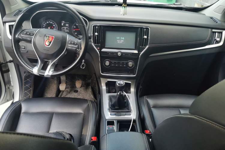 Used Roewe RX5 2016 20T Two-Wheel Drive Manual Flagship Edition Center Console