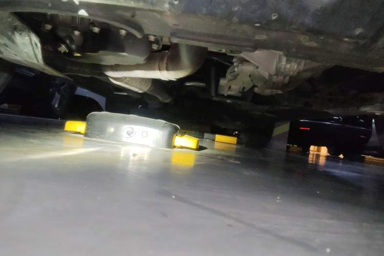 Used Roewe RX5 2016 20T Two-Wheel Drive Automatic Internet Smart Edition Chassis Front