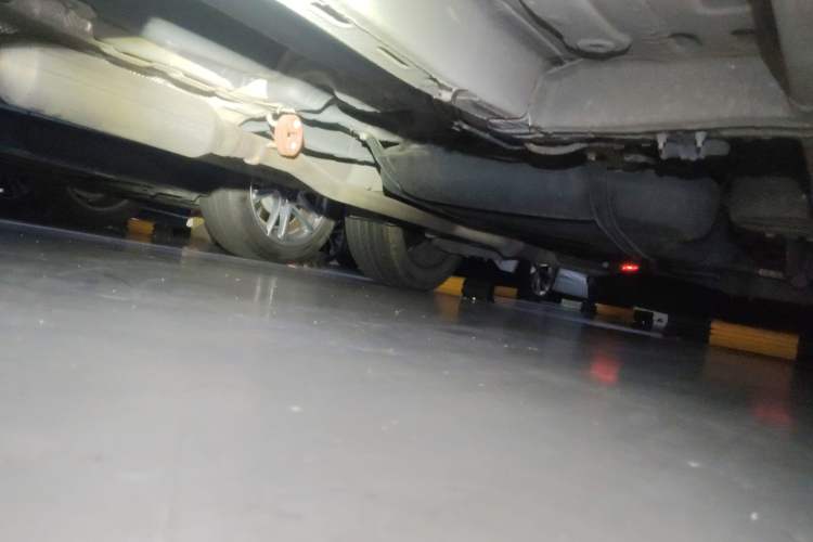 Used Roewe RX5 2016 20T Two-Wheel Drive Automatic Internet Smart Edition Chassis Front Left