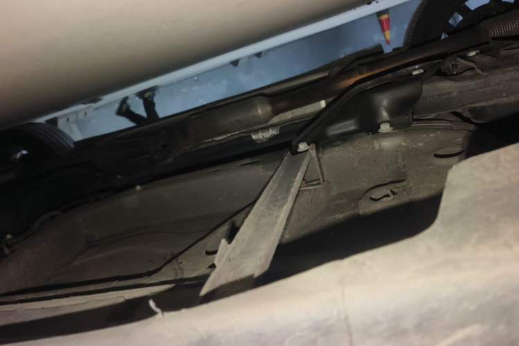 Used Roewe RX5 2016 20T Two-Wheel Drive Automatic Internet Smart Edition Chassis Front Left