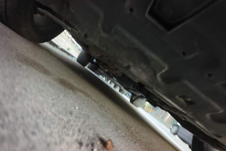 Used Roewe RX5 2016 30T Two-Wheel Drive Automatic Internet Smart Edition Chassis Front