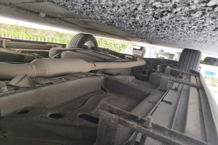 Used Roewe RX5 2016 20T Two-Wheel Drive Automatic Flagship Edition Chassis Front Right