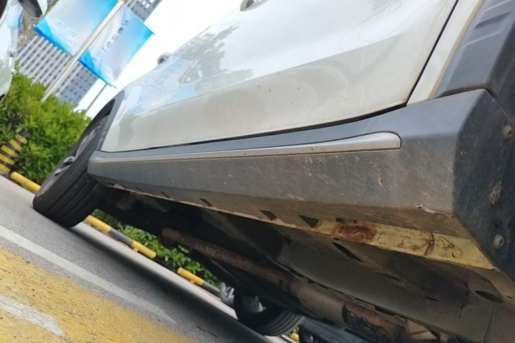 Used Roewe RX5 2016 20T Two-Wheel Drive Automatic Internet Smart Edition Chassis Front Right