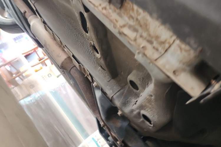 Used Roewe RX5 2016 20T Two-Wheel Drive Automatic Flagship Edition Chassis Front Right