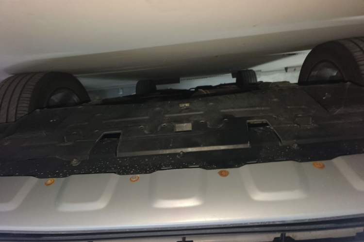 Used Roewe RX5 2016 20T Two-Wheel Drive Automatic Internet Smart Edition Chassis Front