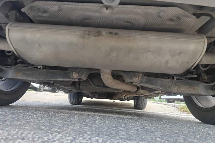 Used Roewe RX5 2016 20T Two-Wheel Drive Automatic Internet Smart Edition Chassis Rear