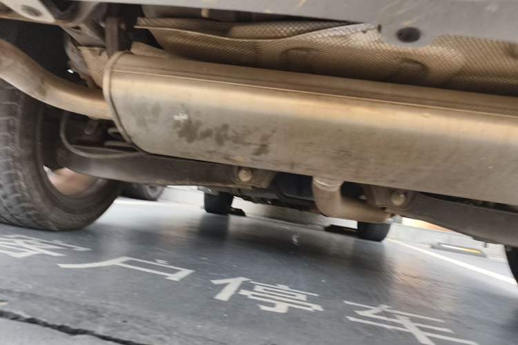 Used Roewe RX5 2016 20T Two-Wheel Drive Automatic Internet Smart Edition Chassis Rear