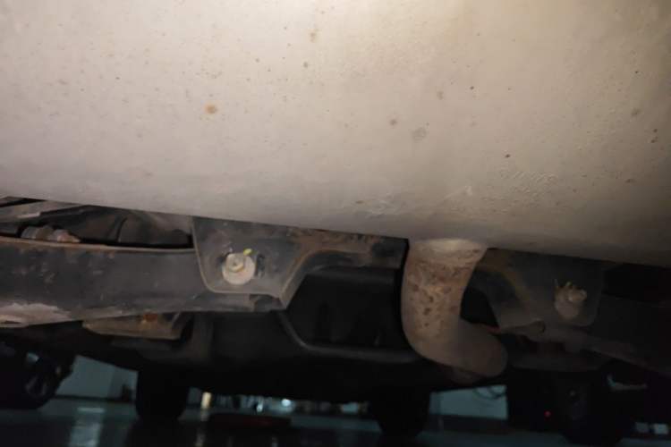 Used Roewe RX5 2016 20T Two-Wheel Drive Automatic Internet Smart Edition Chassis Rear
