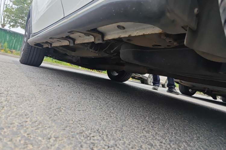 Used Roewe RX5 2016 20T Two-Wheel Drive Automatic Internet Smart Edition Chassis Rear Left