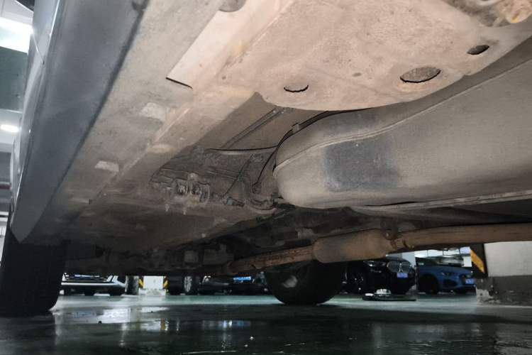 Used Roewe RX5 2016 20T Two-Wheel Drive Automatic Internet Smart Edition Chassis Rear Left