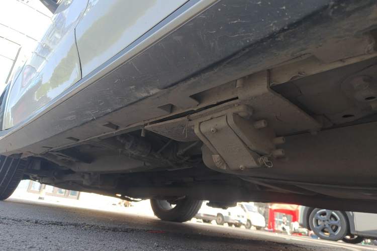 Used Roewe RX5 2016 20T Two-Wheel Drive Automatic Internet Smart Edition Chassis Rear Left