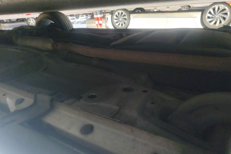 Used Roewe RX5 2016 20T Two-Wheel Drive Automatic Internet Smart Edition Chassis Rear Right