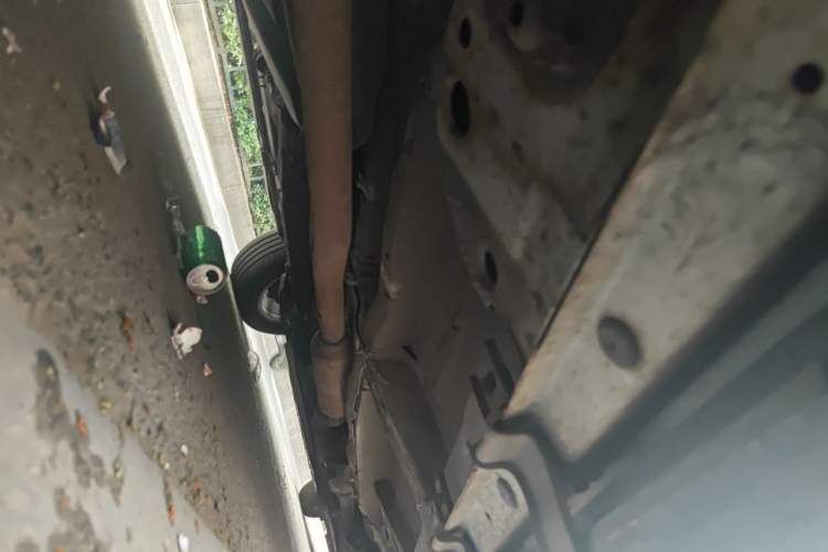 Used Roewe RX5 2016 20T Two-Wheel Drive Manual Flagship Edition Chassis Rear Right