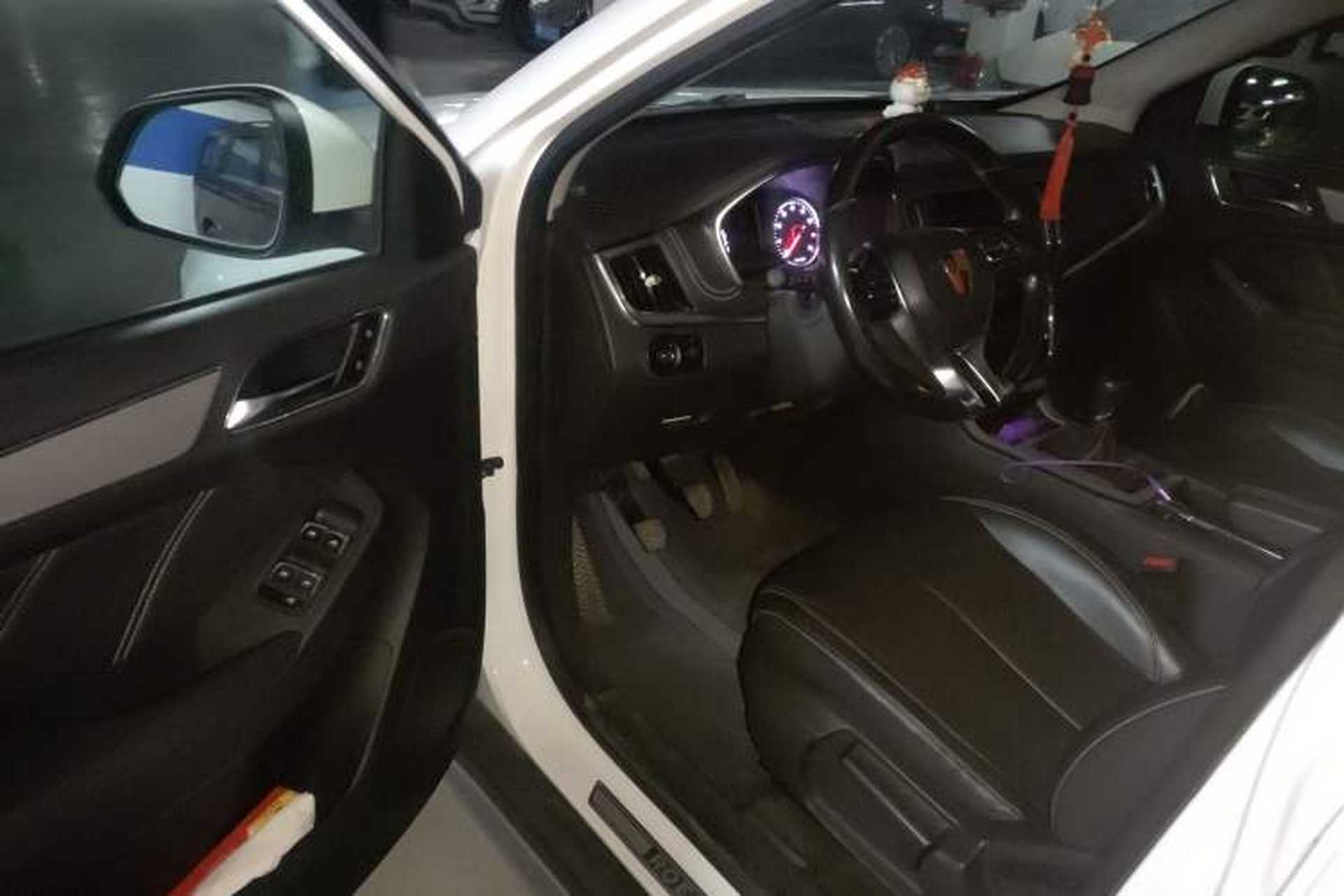 Used Roewe RX5 2016 20T Two-Wheel Drive Manual Flagship Edition Driver Seat