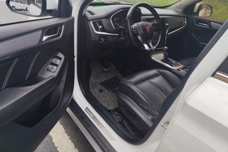 Used Roewe RX5 2016 20T Two-Wheel Drive Automatic Internet Smart Edition Driver Seat