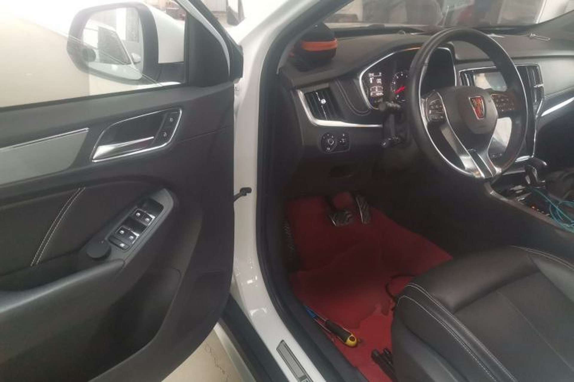 Used Roewe RX5 2016 20T Two-Wheel Drive Automatic Internet Smart Edition Driver Seat
