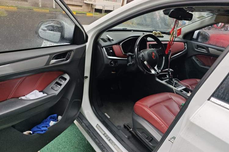 Used Roewe RX5 2016 30T Four-Wheel Drive Automatic Internet Smart Luxury Edition Driver Seat