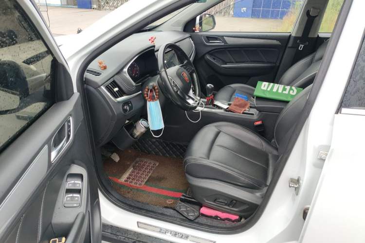 Used Roewe RX5 2016 20T Two-Wheel Drive Manual Transmission Internet Smart Edition Driver Seat