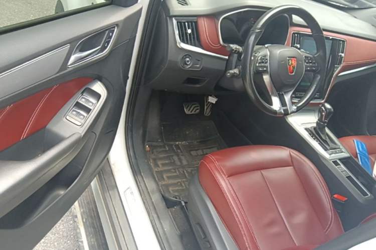 Used Roewe RX5 2016 30T Four-Wheel Drive Automatic Internet Smart Luxury Edition Driver Seat