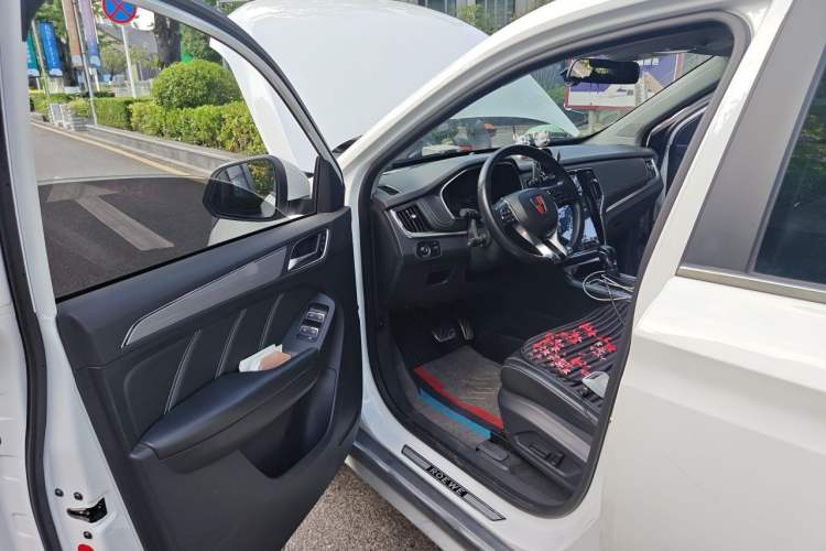 Used Roewe RX5 2016 20T Two-Wheel Drive Automatic Internet Smart Edition Driver Seat
