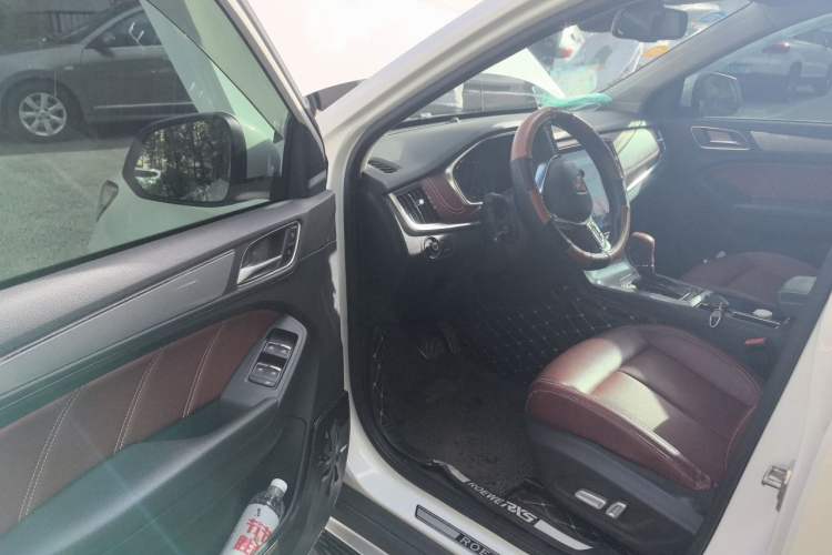 Used Roewe RX5 2016 30T Four-Wheel Drive Automatic Internet Smart Luxury Edition Driver Seat