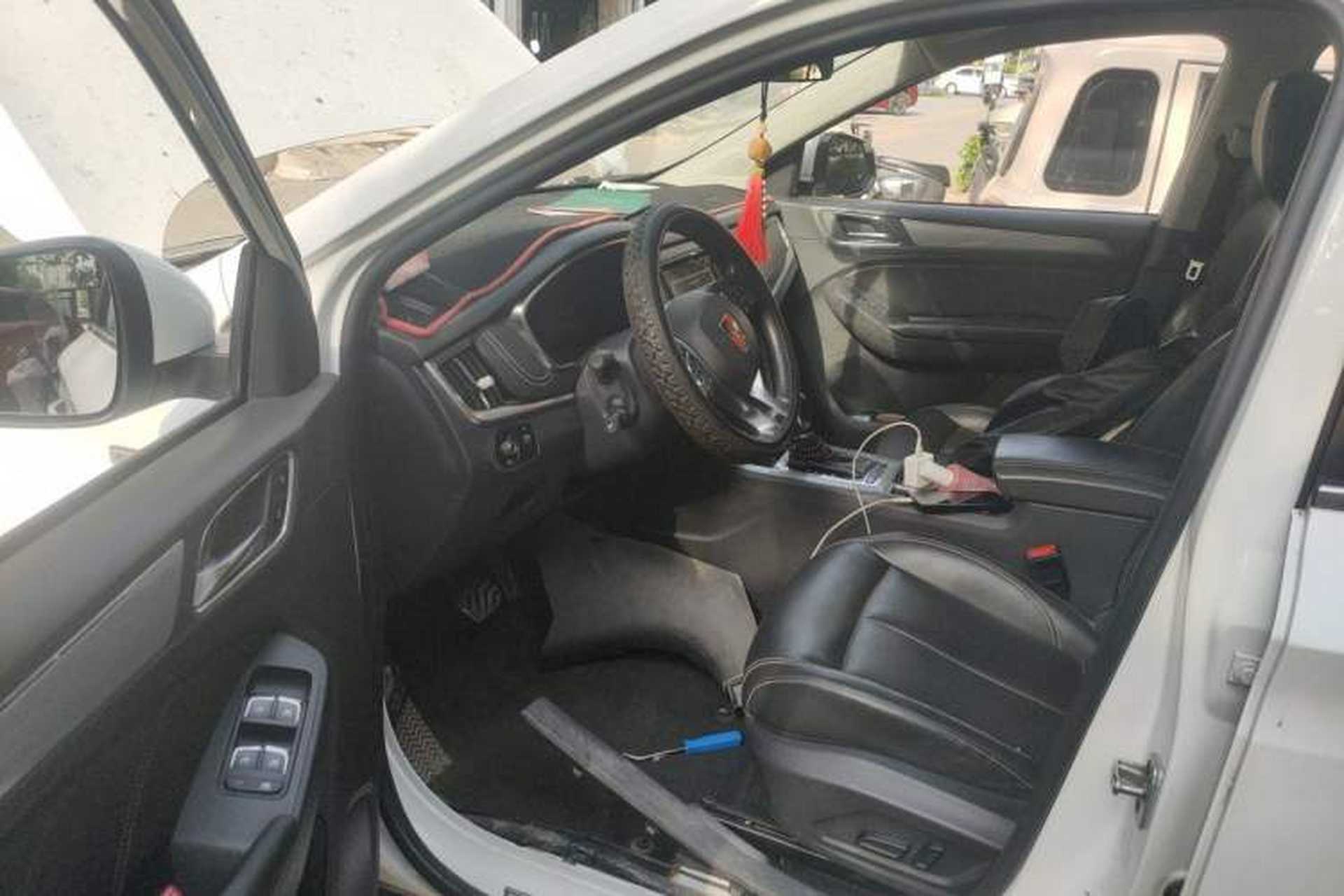 Used Roewe RX5 2016 20T Two-Wheel Drive Automatic Internet Smart Edition Driver Seat