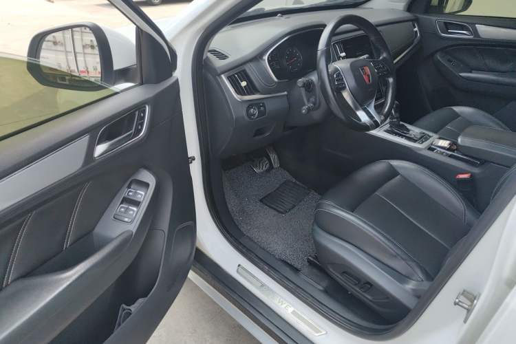 Used Roewe RX5 2016 20T Two-Wheel Drive Automatic Internet Smart Edition Driver Seat