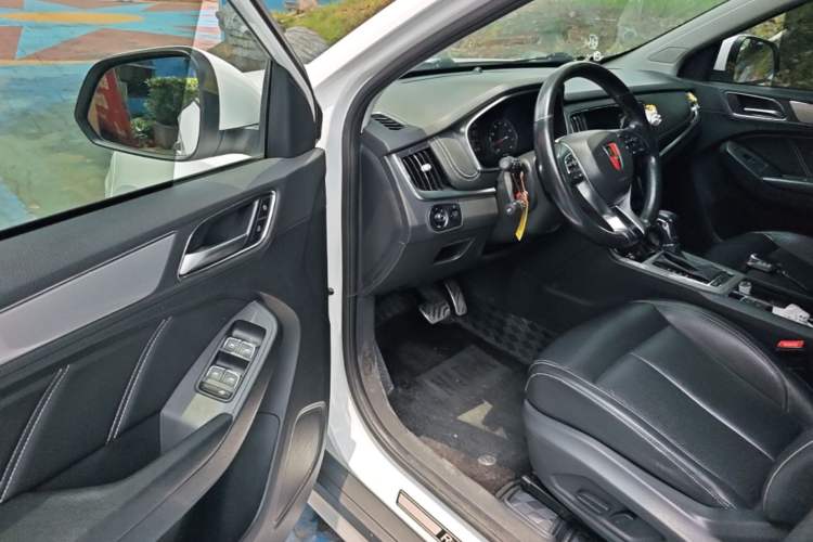 Used Roewe RX5 2016 20T Two-Wheel Drive Automatic Internet Smart Edition Driver Seat