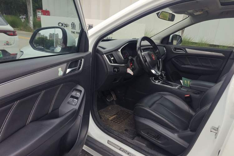 Used Roewe RX5 2016 20T Two-Wheel Drive Automatic Internet Smart Edition Driver Seat