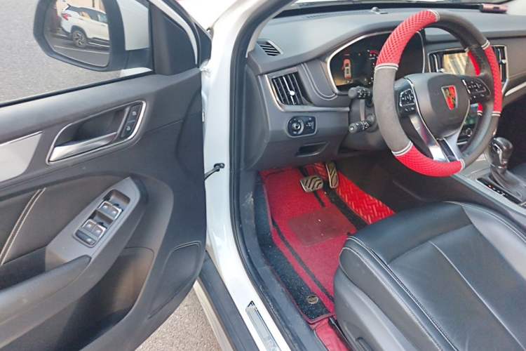 Used Roewe RX5 2016 30T Two-Wheel Drive Automatic Internet Smart Edition Driver Seat