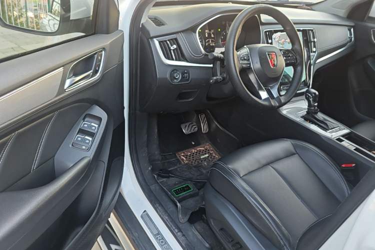 Used Roewe RX5 2016 20T Two-Wheel Drive Automatic Internet Smart Edition Driver Seat
