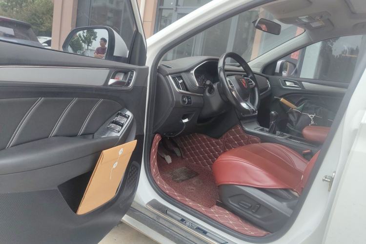 Used Roewe RX5 2016 20T Two-Wheel Drive Manual Transmission Internet Smart Edition Driver Seat