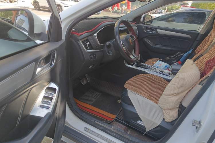 Used Roewe RX5 2016 20T Two-Wheel Drive Automatic Internet Smart Edition Driver Seat