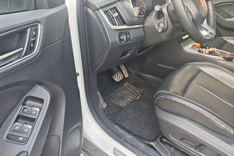 Used Roewe RX5 2016 20T Two-Wheel Drive Automatic Internet Smart Edition Driver Seat