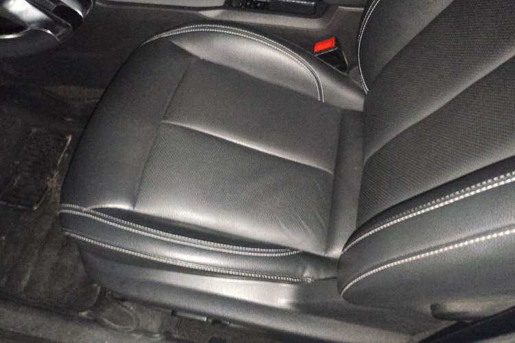 Used Roewe RX5 2016 30T Two-Wheel Drive Automatic Internet Smart Edition Driver Seat