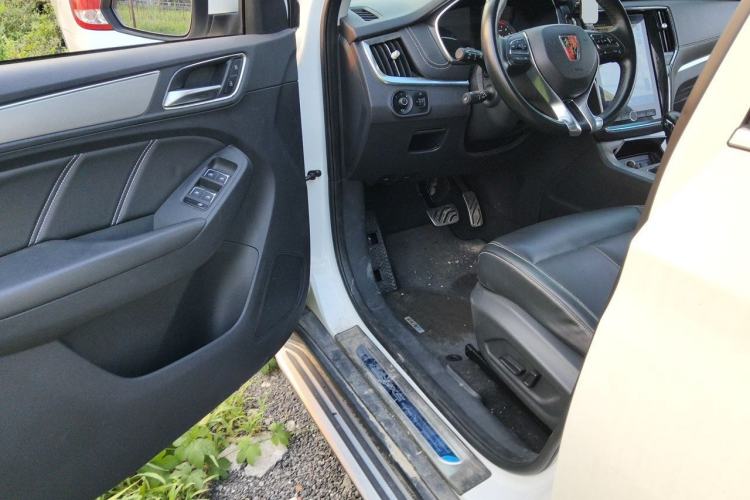 Used Roewe RX5 2016 30T Two-Wheel Drive Automatic Internet Smart Edition Driver Seat