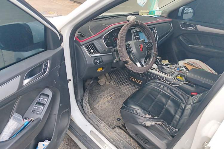 Used Roewe RX5 2016 20T Two-Wheel Drive Automatic Flagship Edition Driver Seat