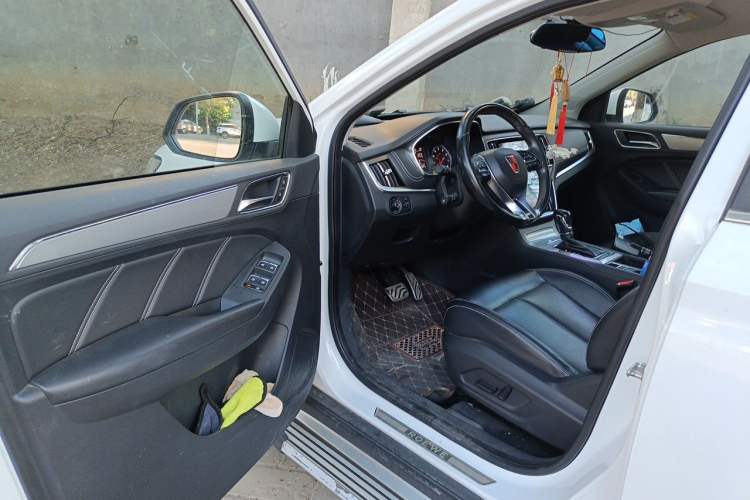 Used Roewe RX5 2016 20T Two-Wheel Drive Automatic Internet Smart Edition Driver Seat