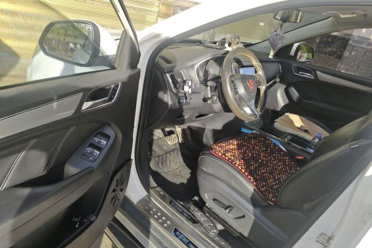 Used Roewe RX5 2016 20T Two-Wheel Drive Automatic Internet Smart Edition Driver Seat