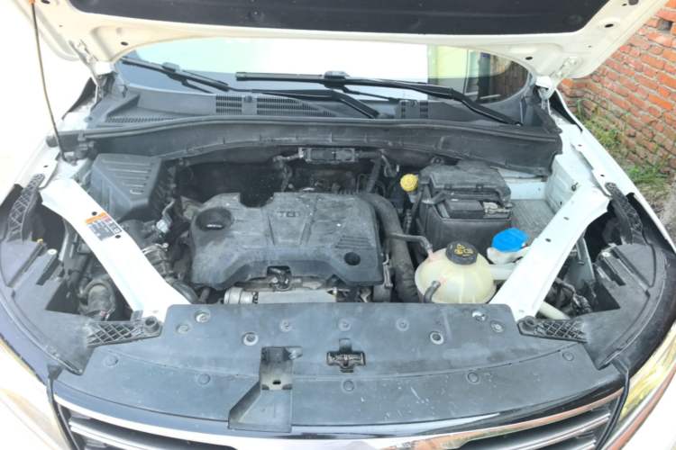 Used Roewe RX5 2016 20T Two-Wheel Drive Automatic Internet Smart Edition Engine Bay